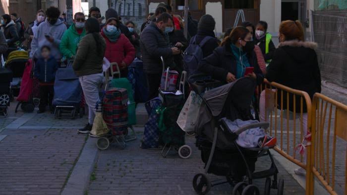 Poverty among Plenty - Human Rights Watch